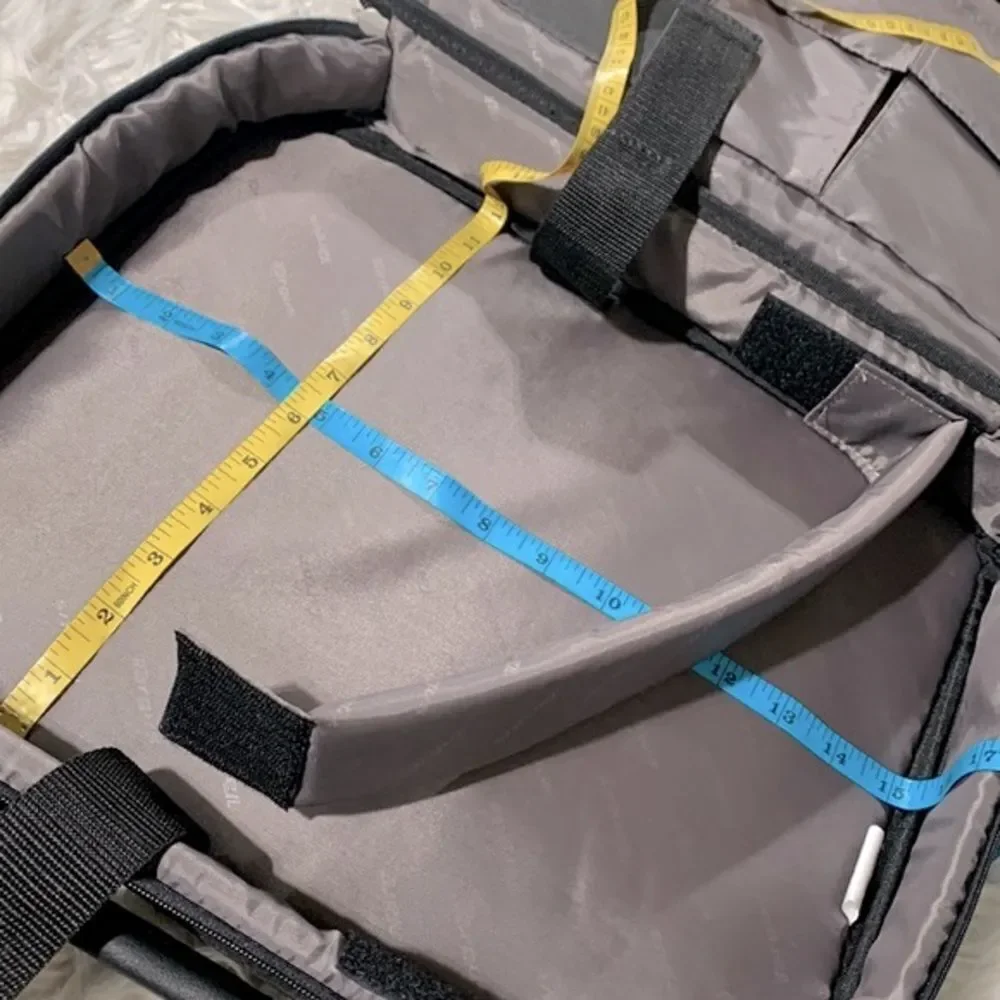 🟢3 for $20 TARGUS computer case w compartments zip closure top handle adj strap